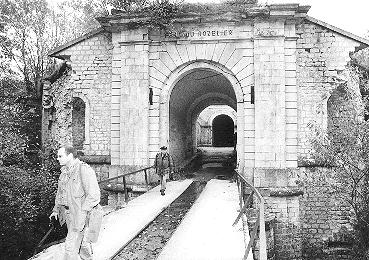 Rozlier02.JPG (37254 Byte)